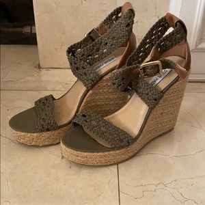 Steve Madden wedge heels crochet NWT